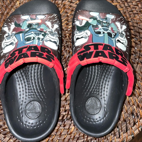 Star Wars crocs children’s size 8 - Picture 2 of 9